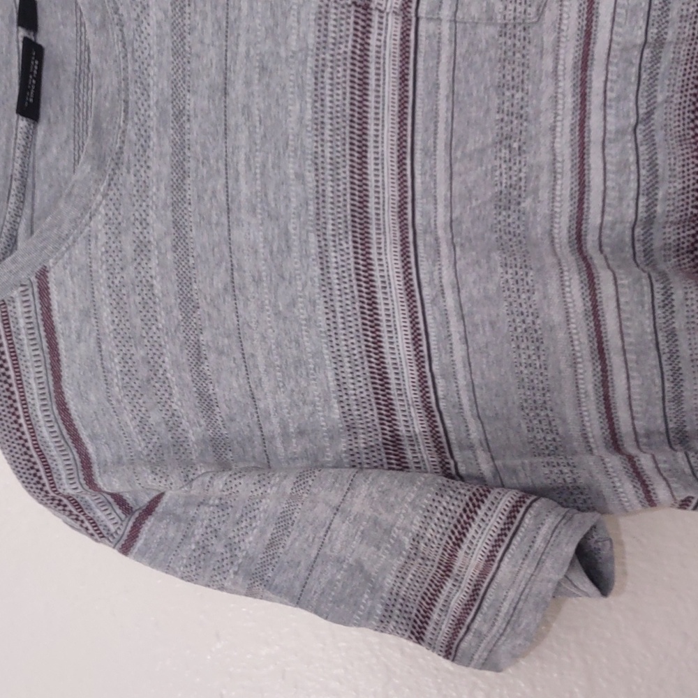 SLIGHTLY USED VANS T-SHIRT SIZE L COLOR GRAY AND BURGUNDY HAS POCKET - Picture 4 of 11